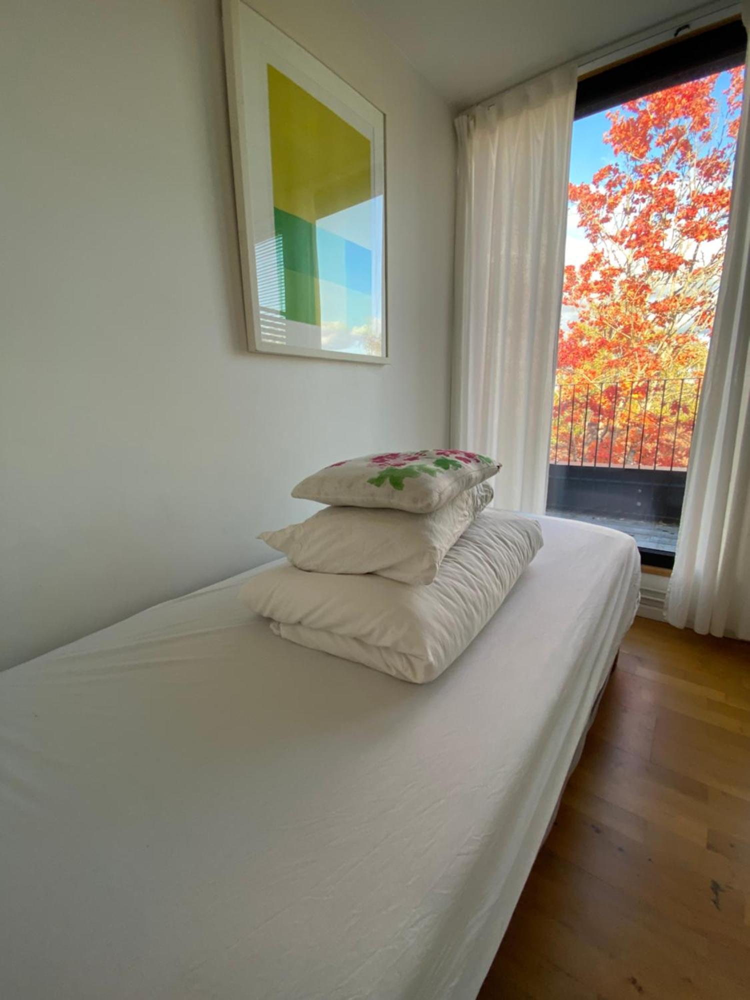 Villa Townhouse On Arlanda Stockholm Metro Line - Easy Checkin Sollentuna Esterno foto