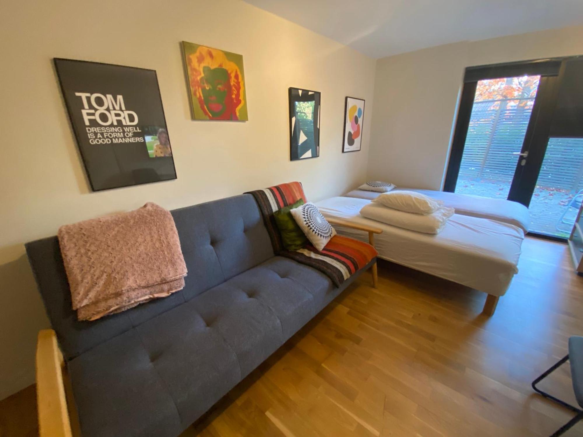 Villa Townhouse On Arlanda Stockholm Metro Line - Easy Checkin Sollentuna Esterno foto