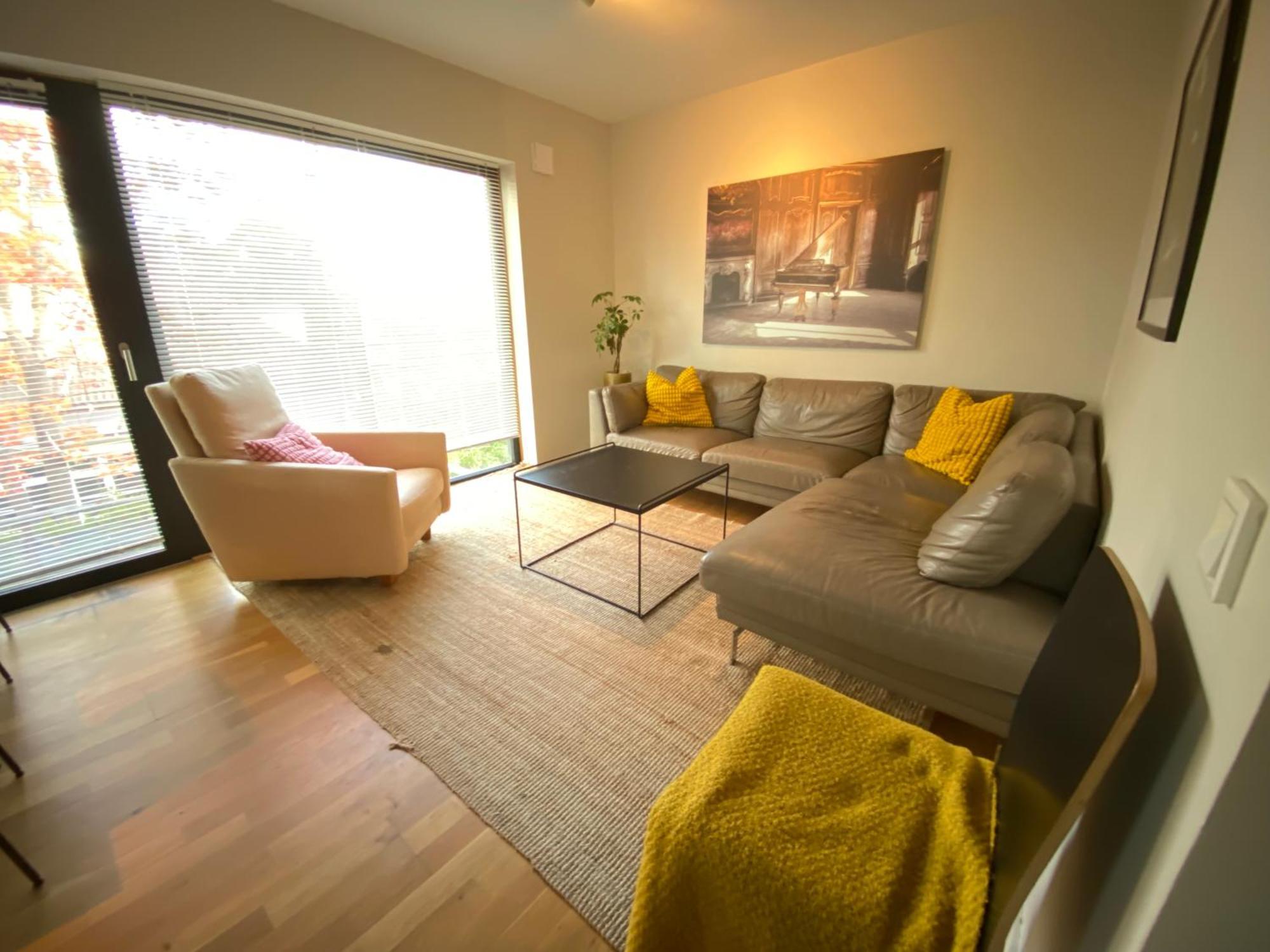 Villa Townhouse On Arlanda Stockholm Metro Line - Easy Checkin Sollentuna Esterno foto